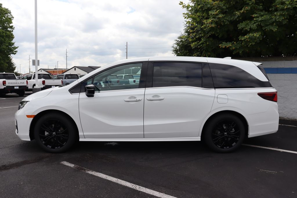 2026 Honda Odyssey photo 2