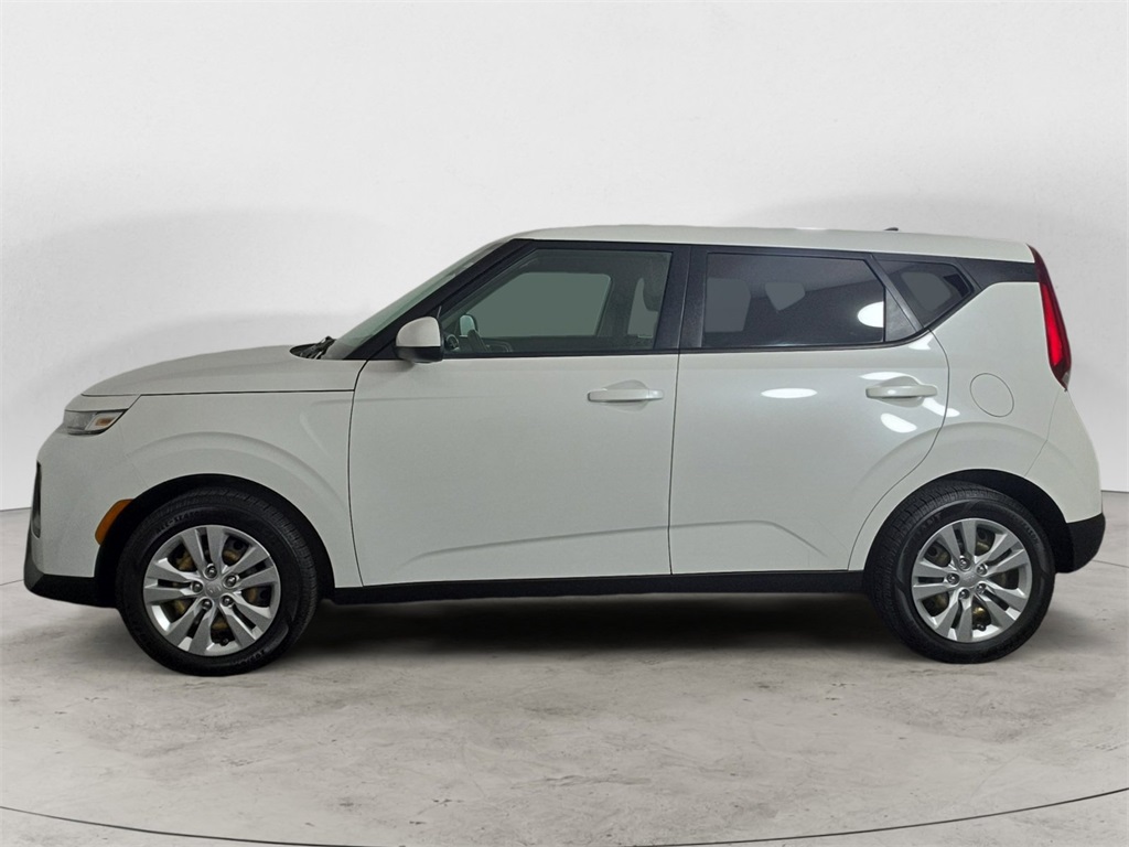 2021 Kia Soul LX photo 2