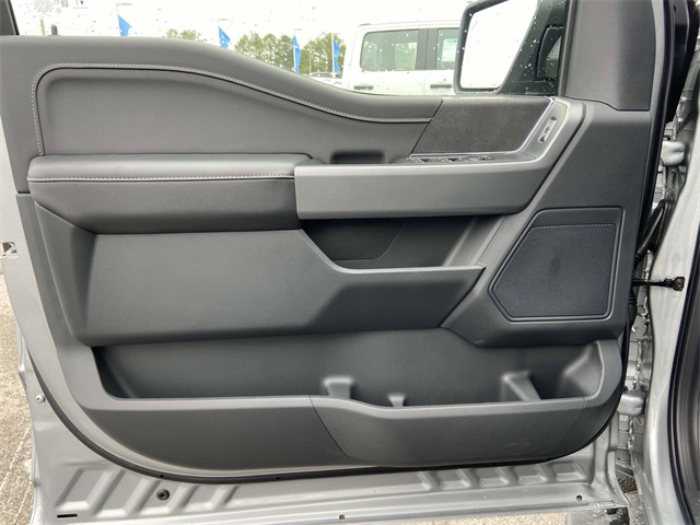 2025 Ford F-150 XLT photo 12