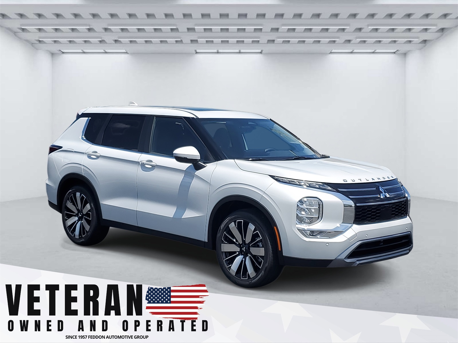 2025 Mitsubishi Outlander SE's photo