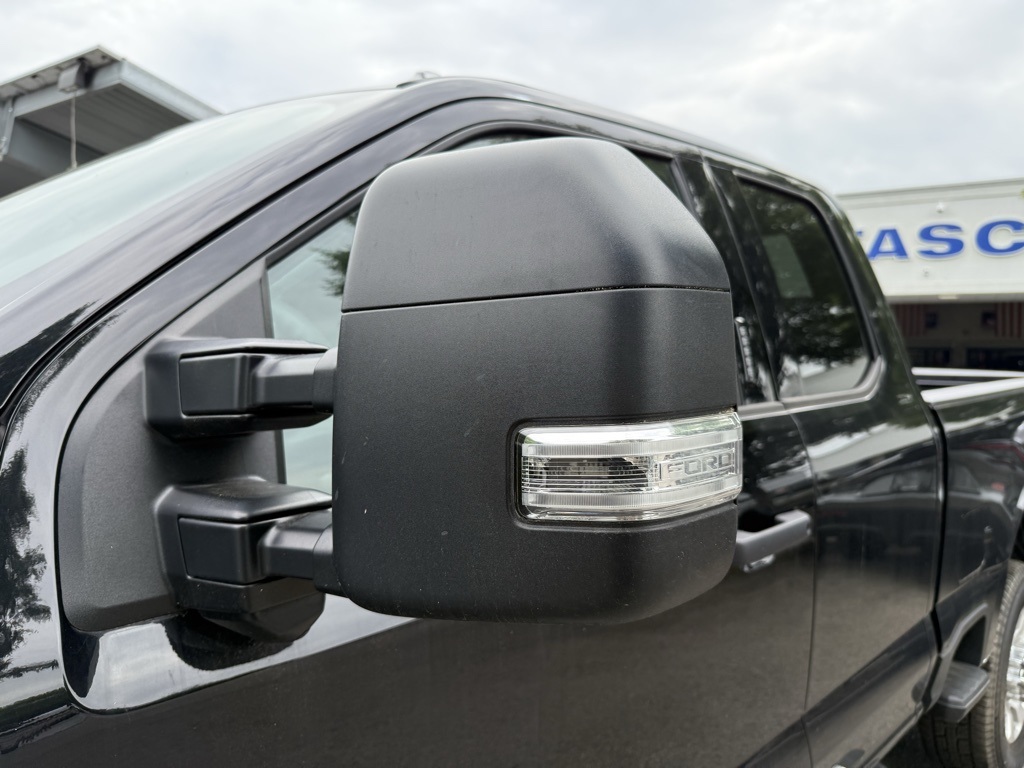 2023 Ford F-350 photo 6