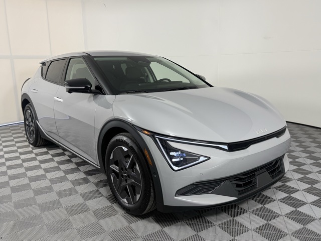 2025 Kia EV6 Light L/R's photo
