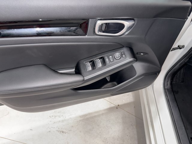 2024 Honda Civic Touring photo 3