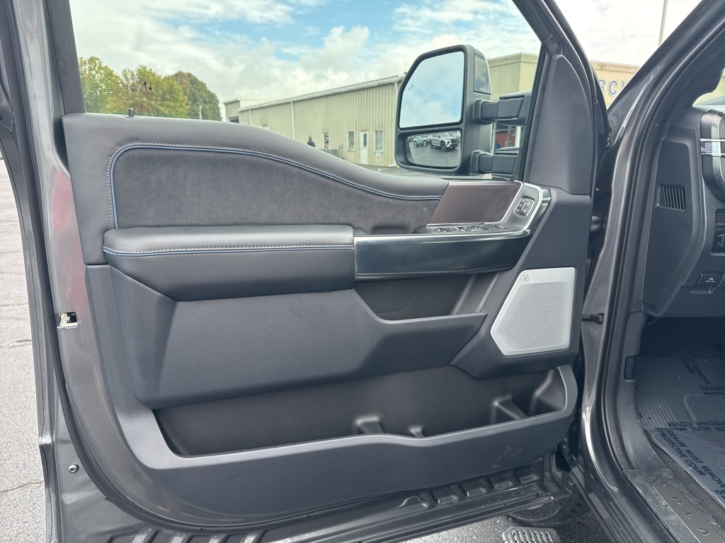 2026 Ford F-350 Platinum photo 11