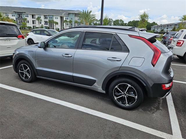 2023 Kia Niro Plug-In Hybrid EX photo 3