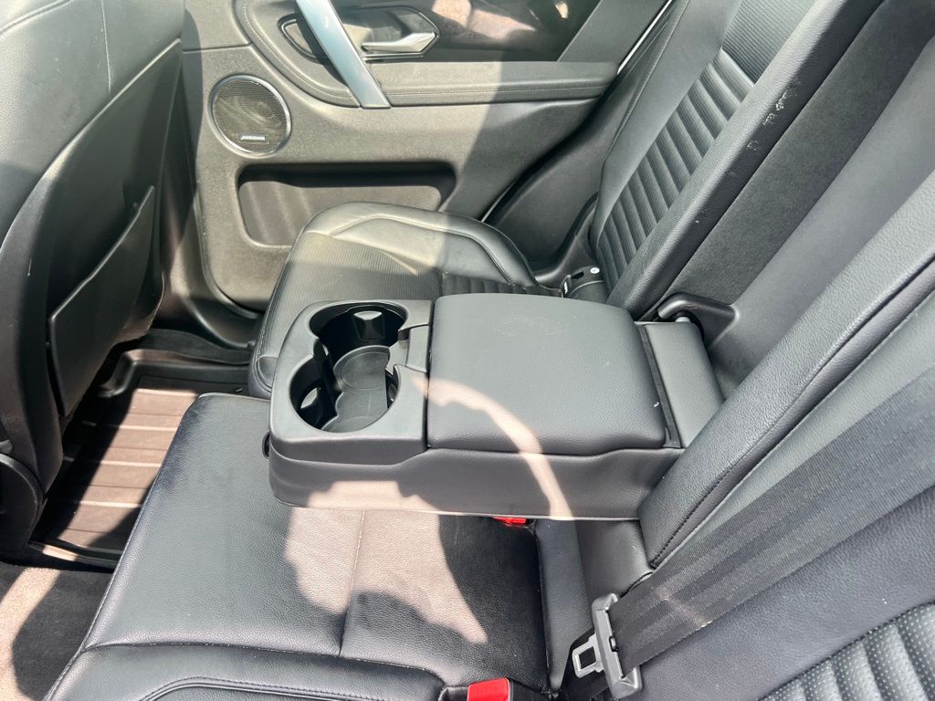 2020 Land Rover Discovery Sport S photo 20