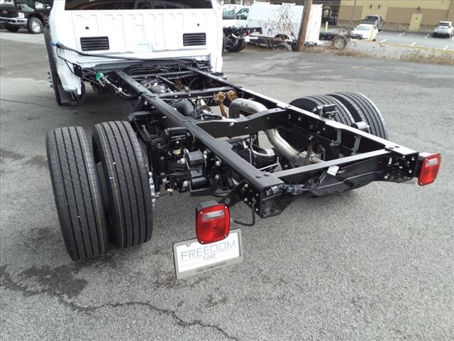 2024 Ford F-600 photo 12
