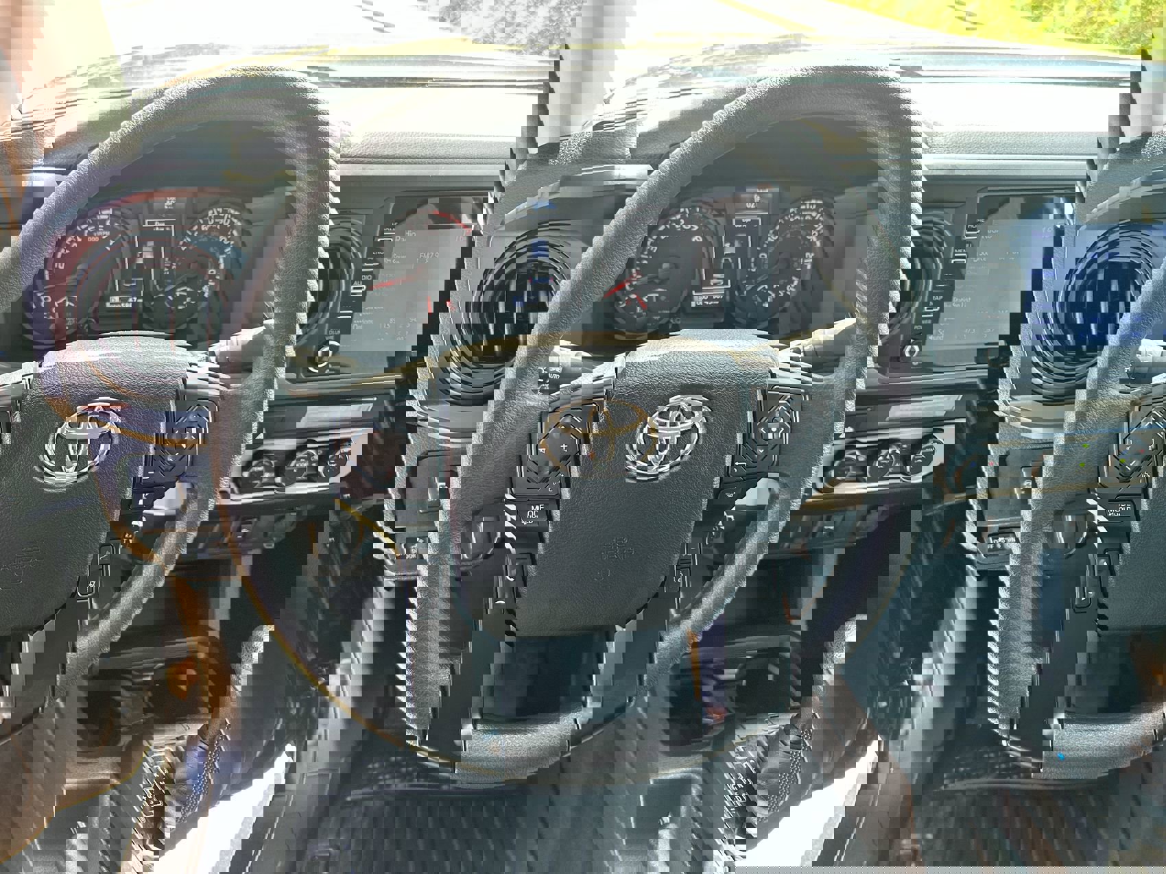 2022 Toyota Tacoma 4x4 SR Double Cab V6 photo 14