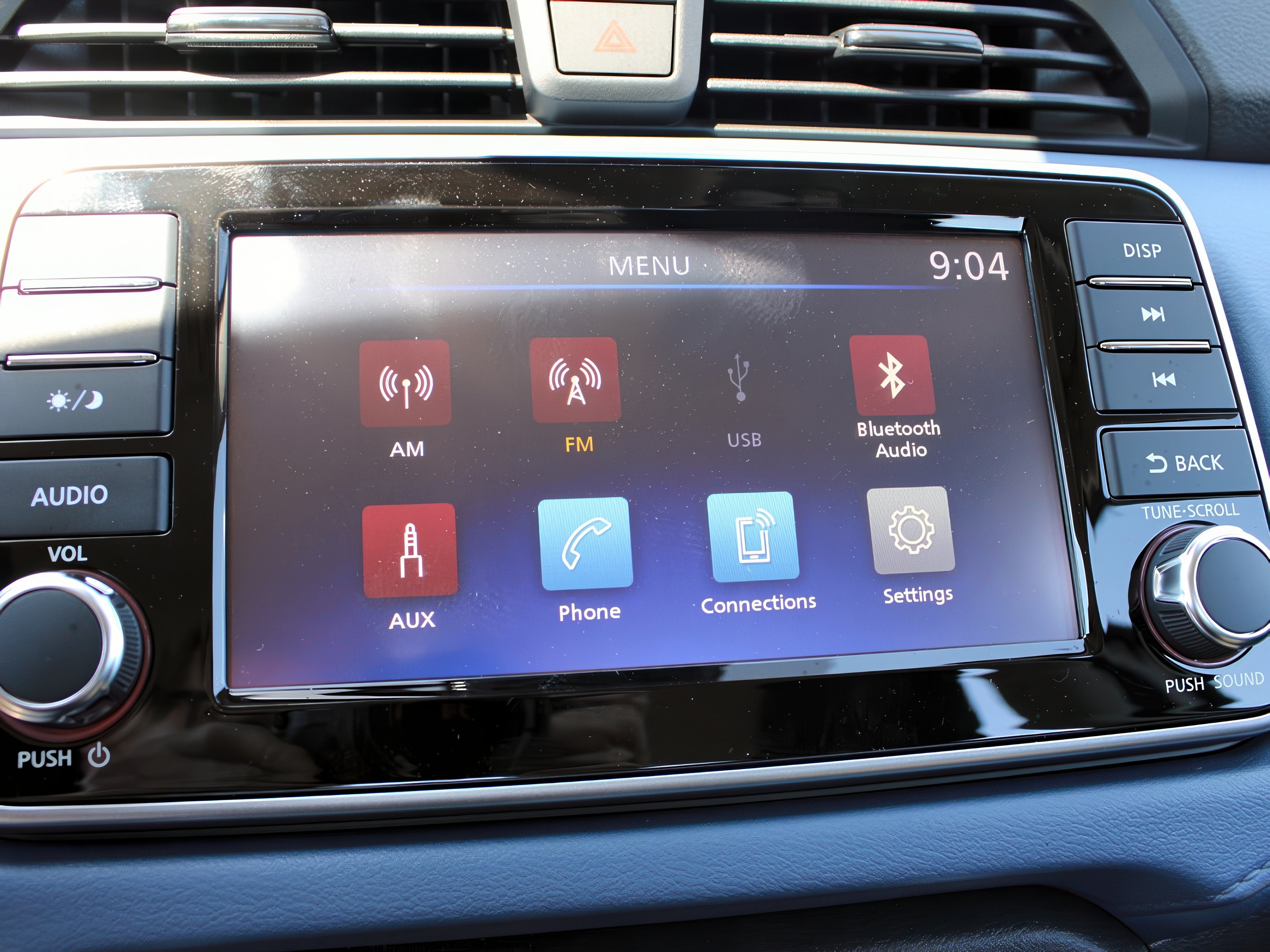 2025 Nissan Versa SV photo 16