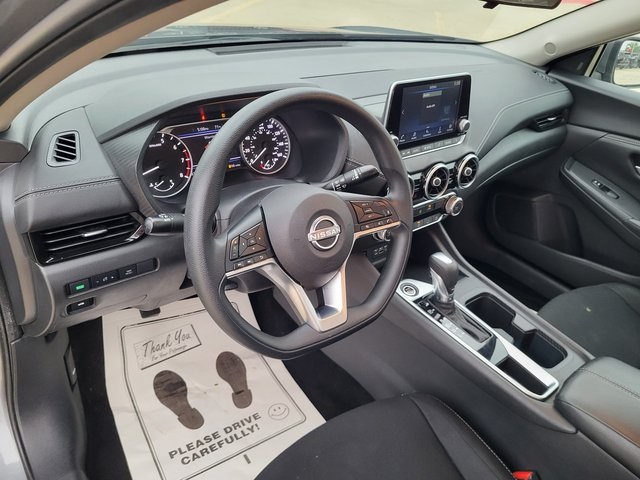 2024 Nissan Sentra SV photo 11