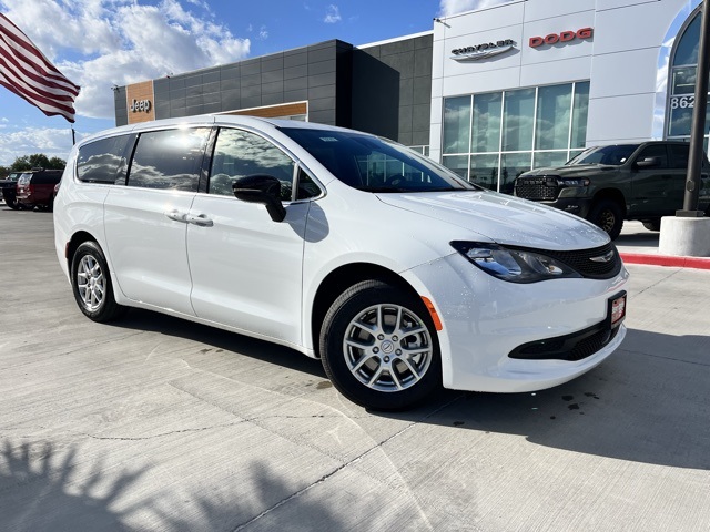 2026 Chrysler Voyager LX's photo