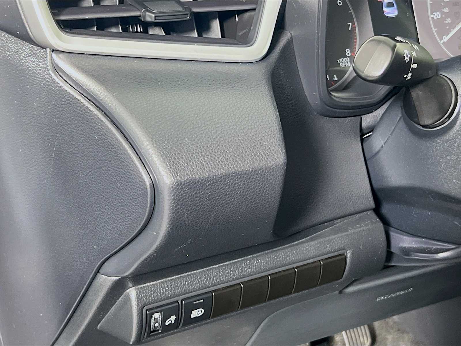 2023 Toyota Corolla LE photo 3