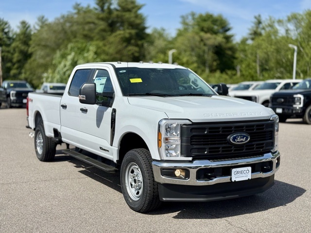 2025 Ford F-350 Super Duty XL's photo