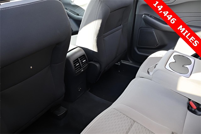 2022 Ford Escape SE photo 3