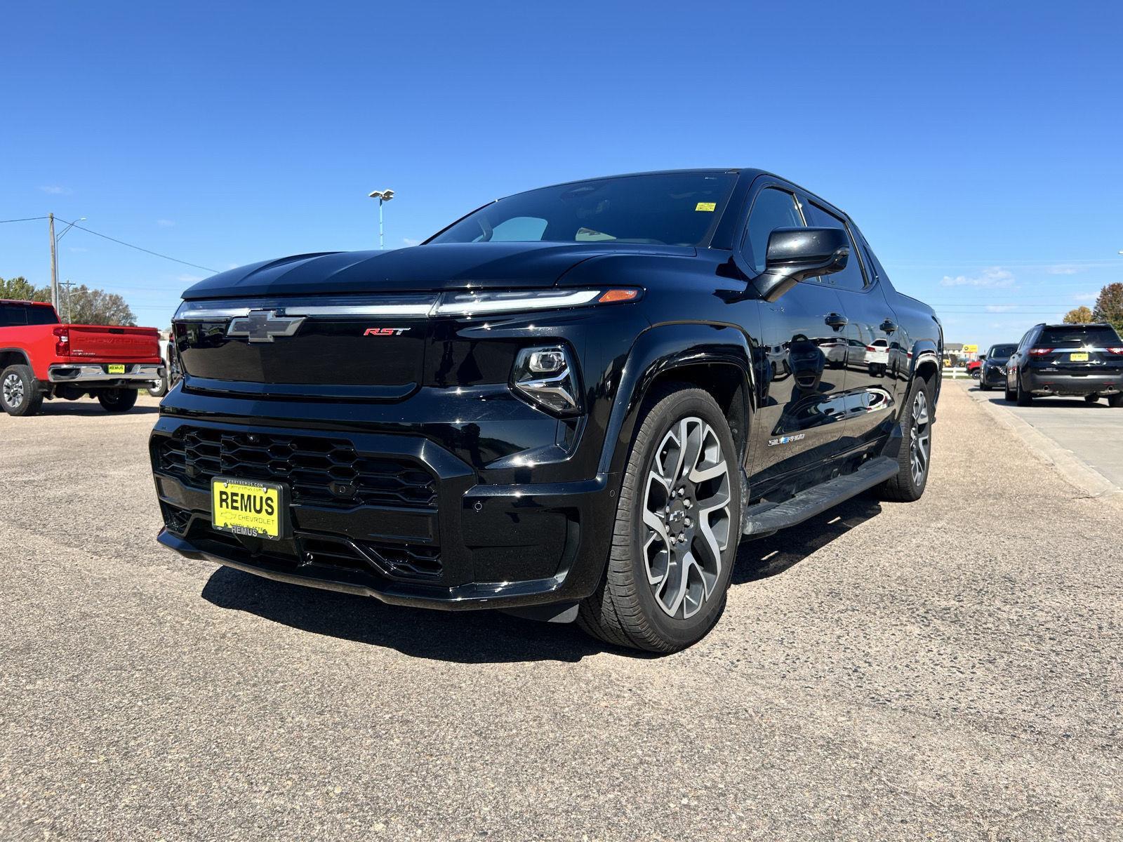 2024 Chevrolet Silverado EV RST photo 3