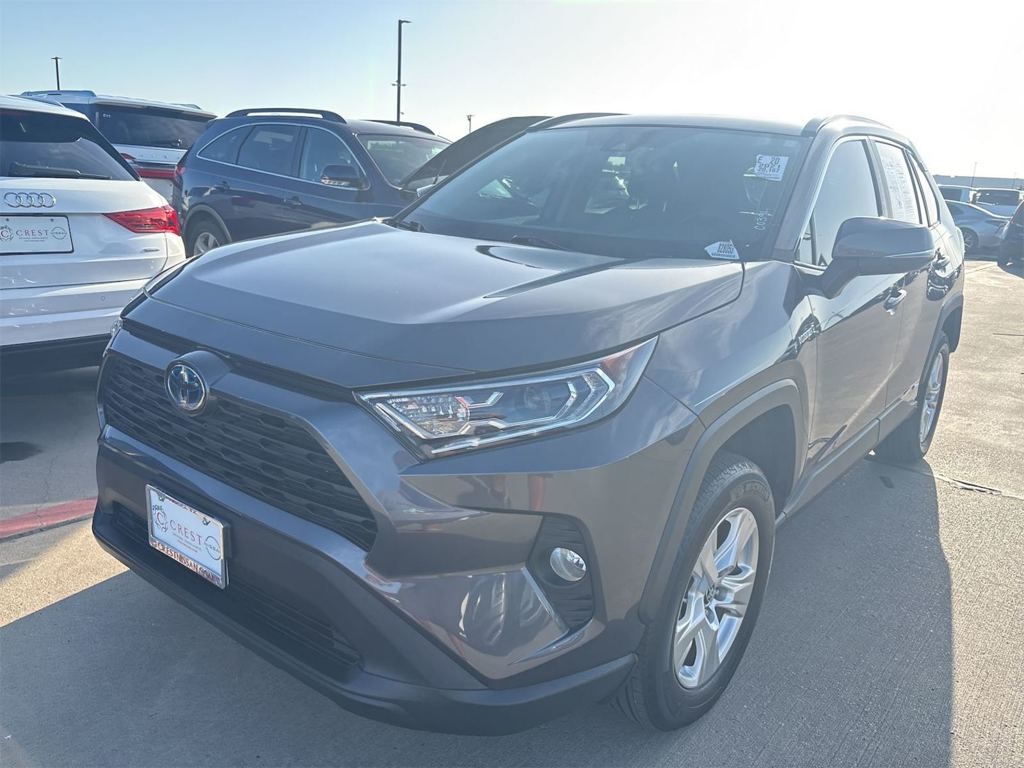 Used 2021 Toyota RAV4 XLE with VIN 2T3RWRFV0MW128009 for sale in Kansas City