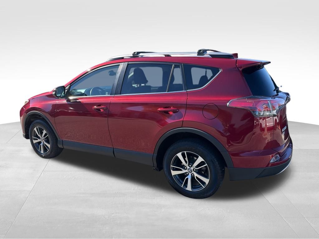 2018 Toyota RAV4 XLE photo 4