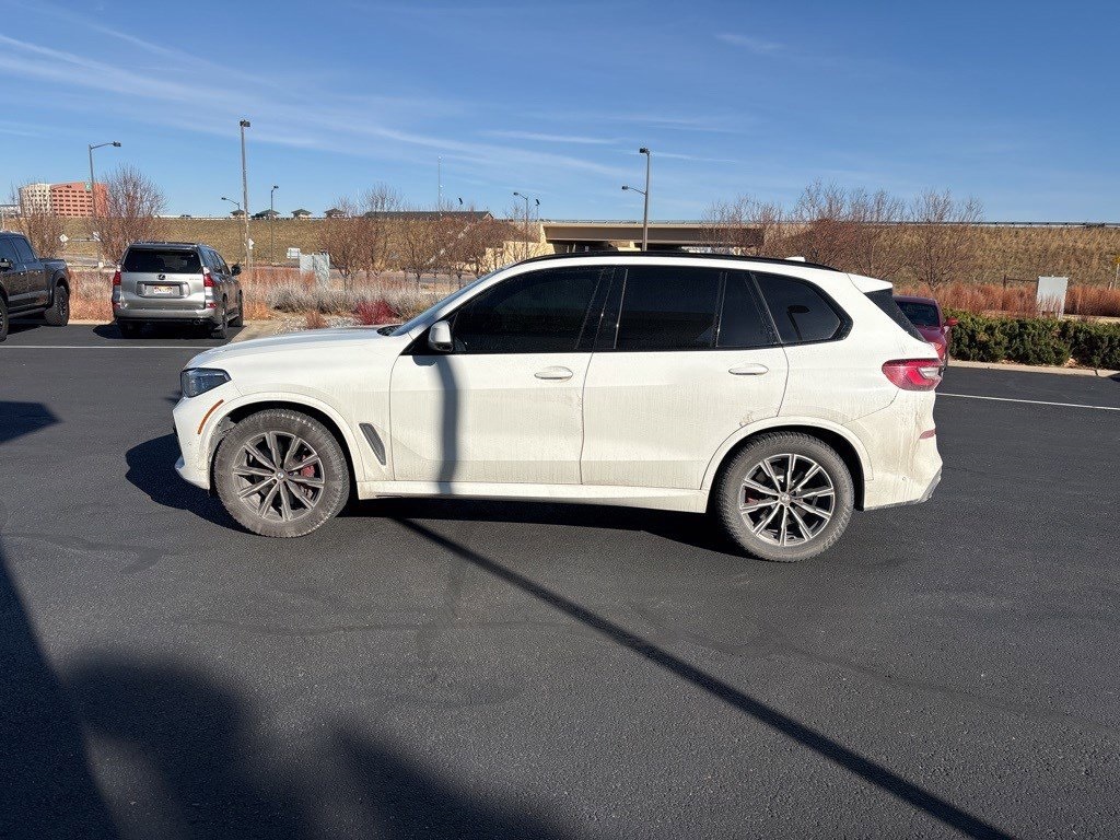 2022 Bmw X5 M50i photo 2