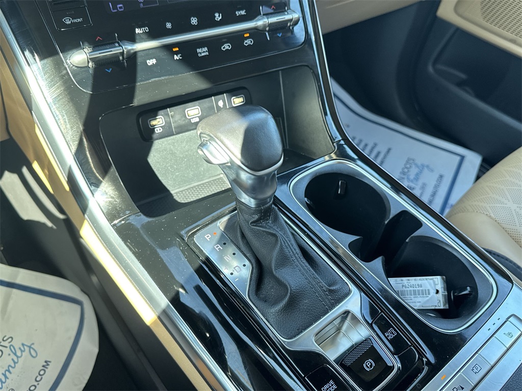 2023 Kia Carnival EX photo 25