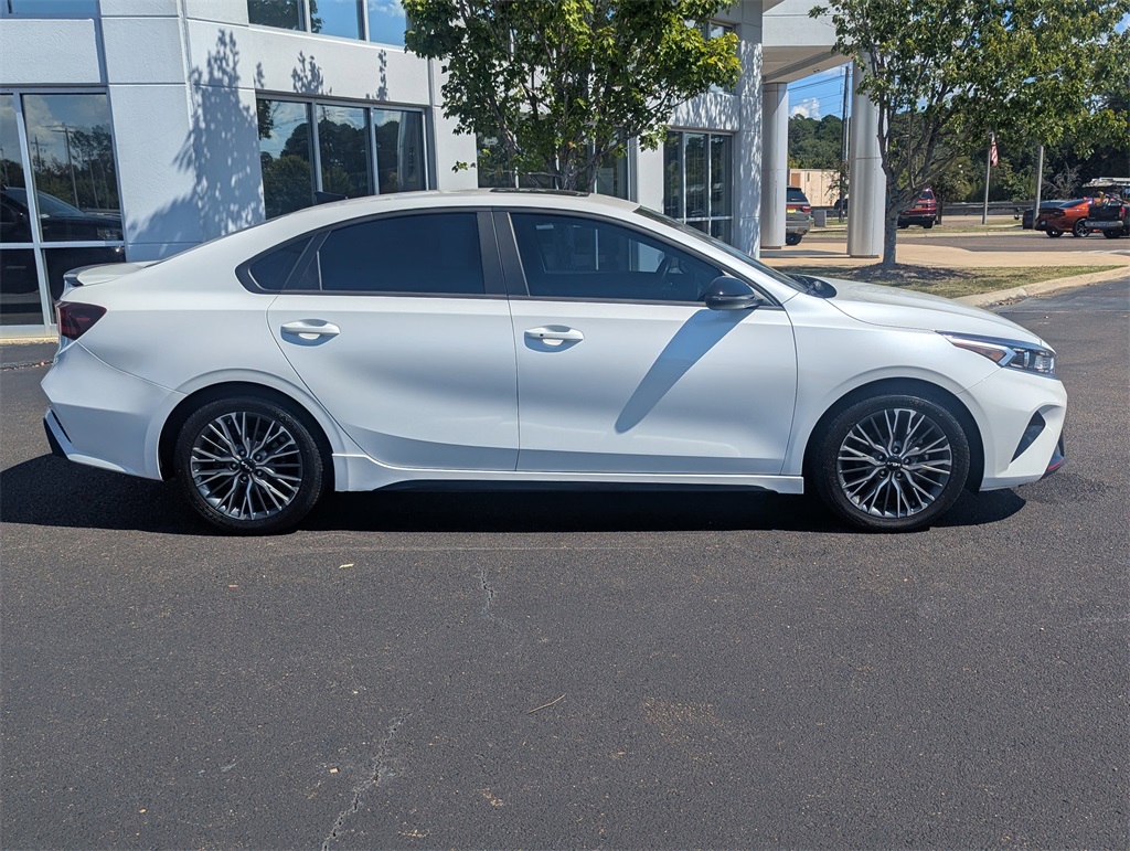 2023 Kia Forte GT-Line photo 2