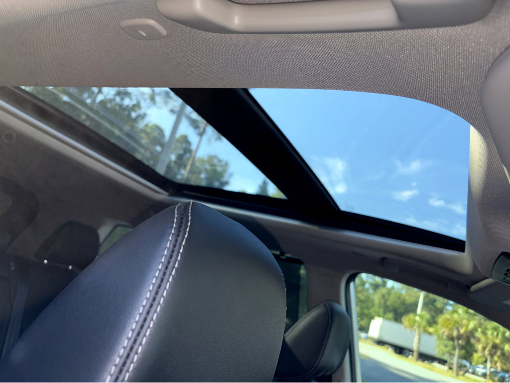 2023 Nissan Rogue SL photo 11