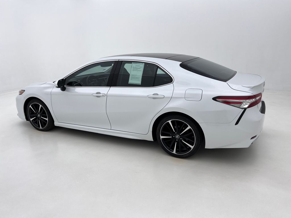 2018 Toyota Camry XSE photo 11