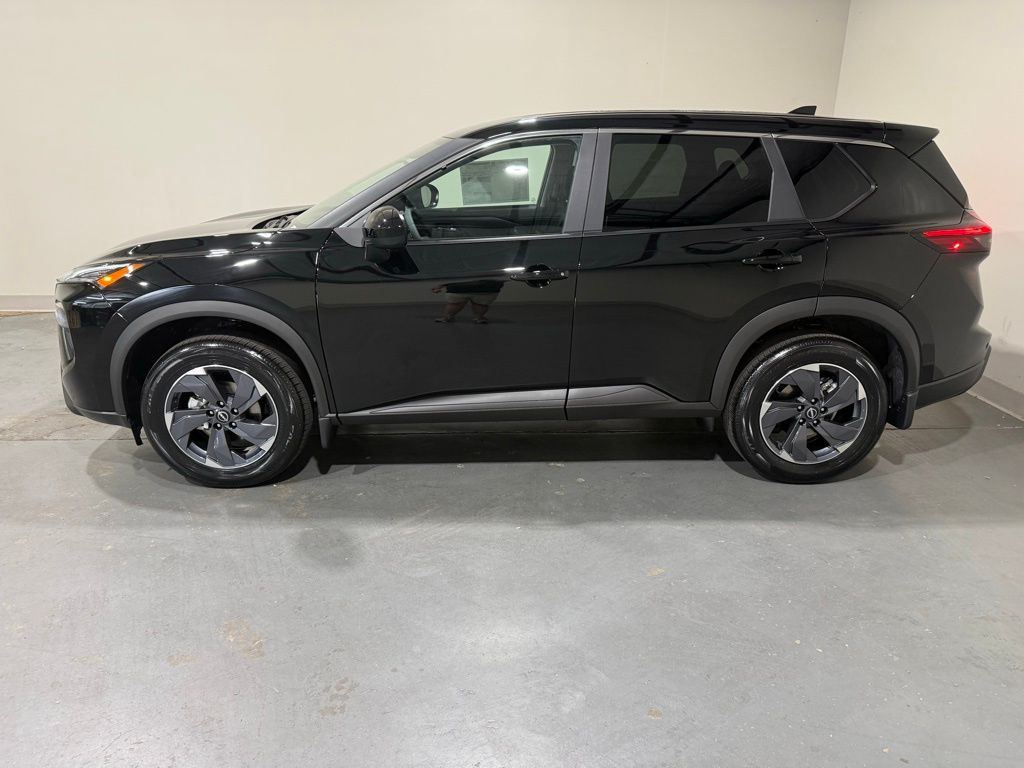 2026 Nissan Rogue SV photo 4