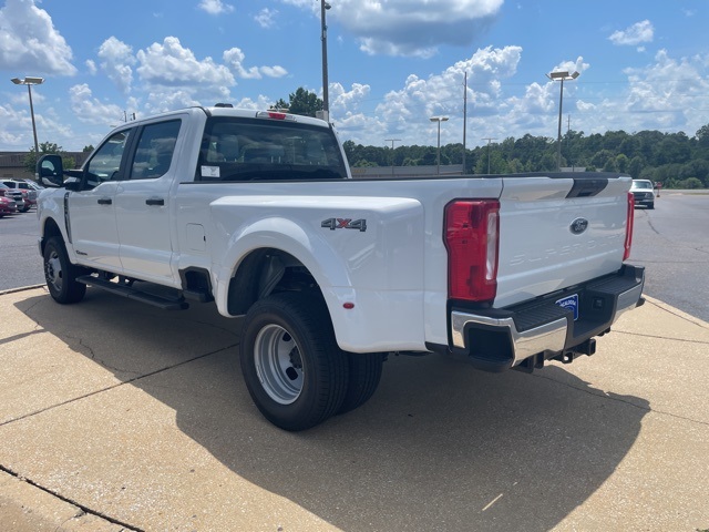 2025 Ford F-350 photo 10