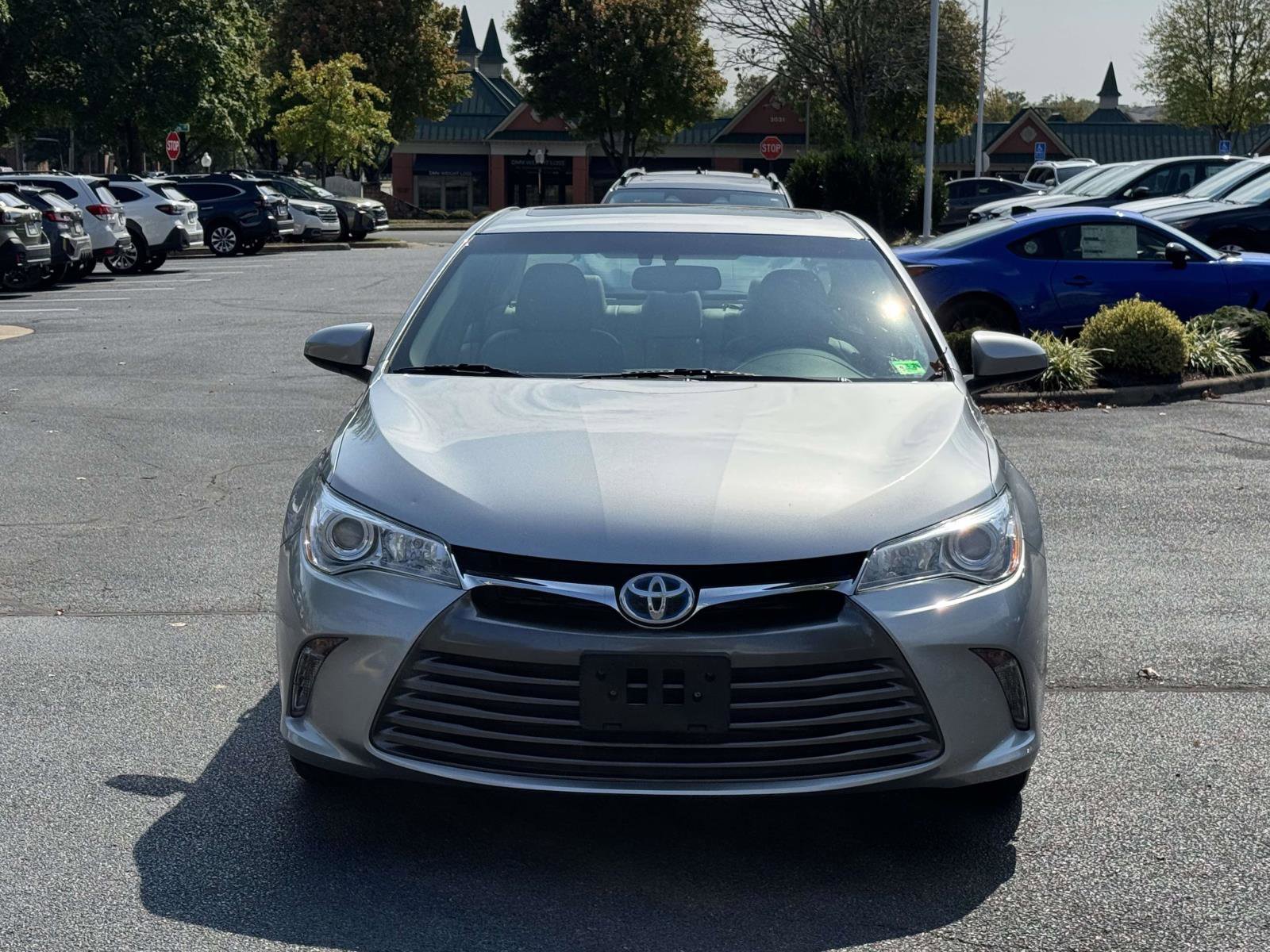 2017 Toyota Camry XLE photo 6