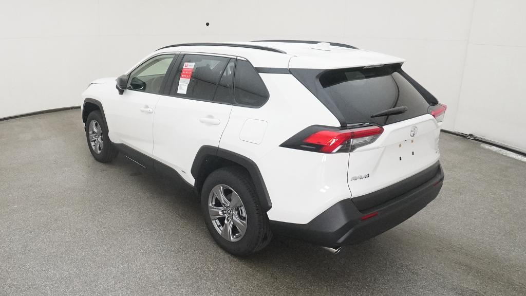 2025 Toyota RAV4 Hybrid LE photo 13