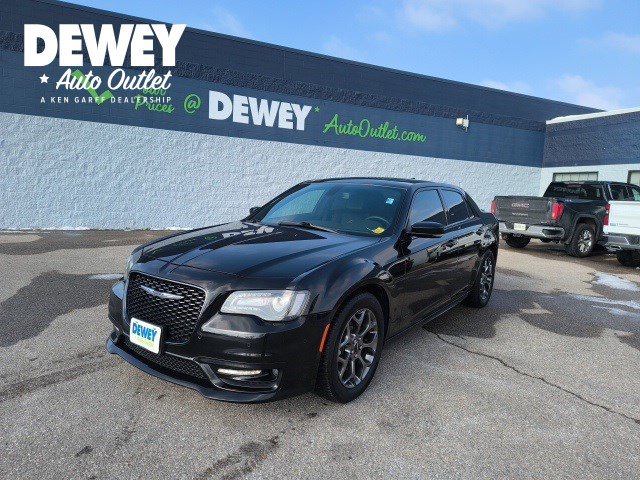 2017 Chrysler 300 S's photo