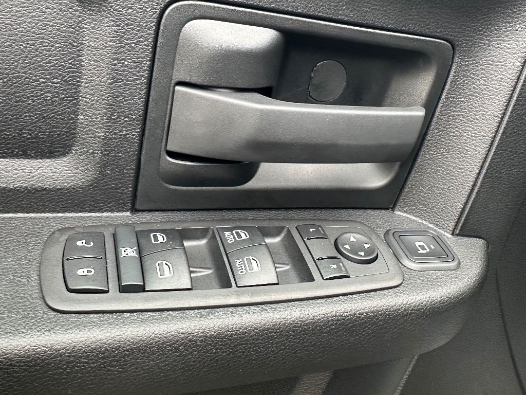 2024 Ram 2500 Tradesman photo 3