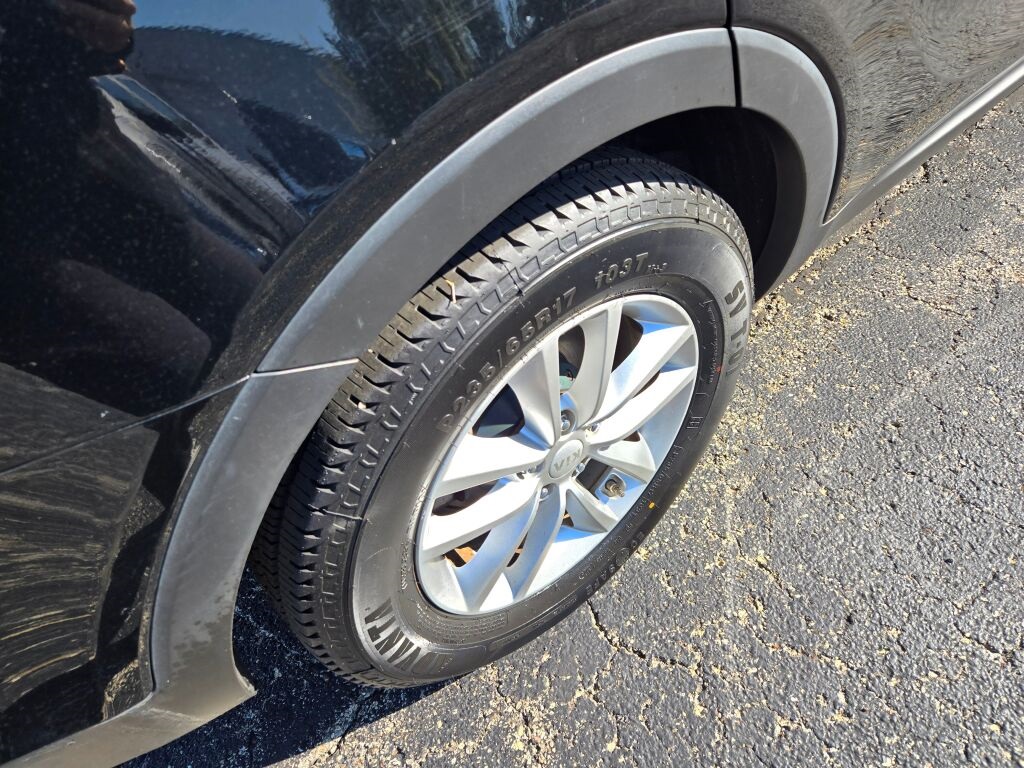 2017 Kia Sorento LX photo 6