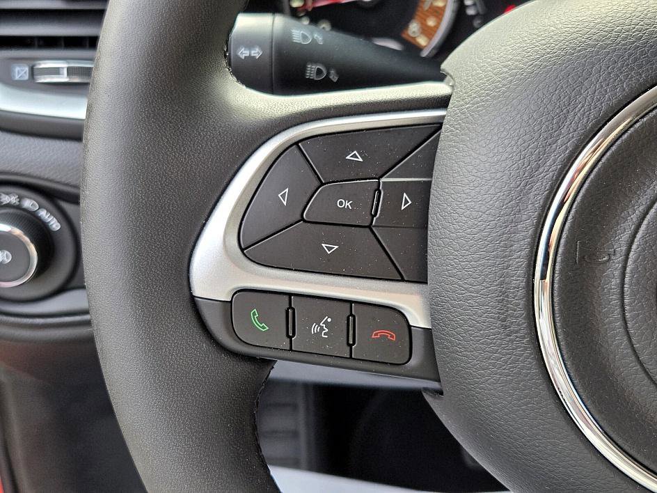2020 Jeep Renegade Latitude photo 26