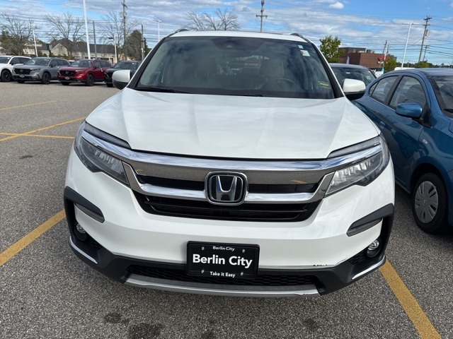 2021 Honda Pilot Touring photo 2