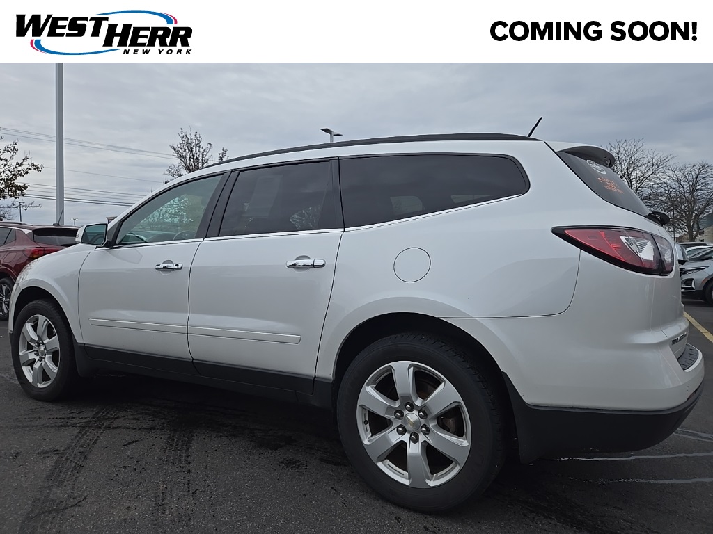 2017 Chevrolet Traverse 1LT photo 2