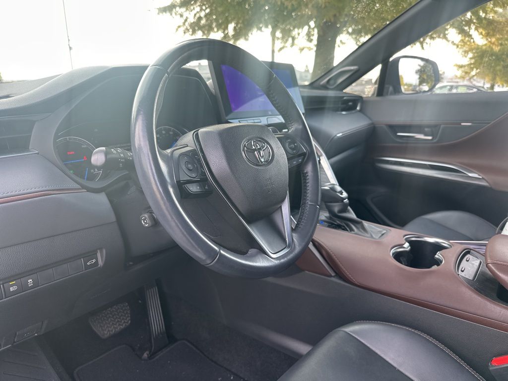 2023 Toyota Venza XLE photo 2