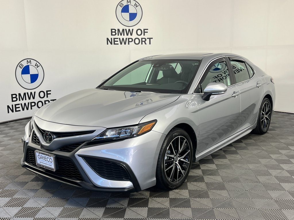 2024 Toyota Camry SE photo 3