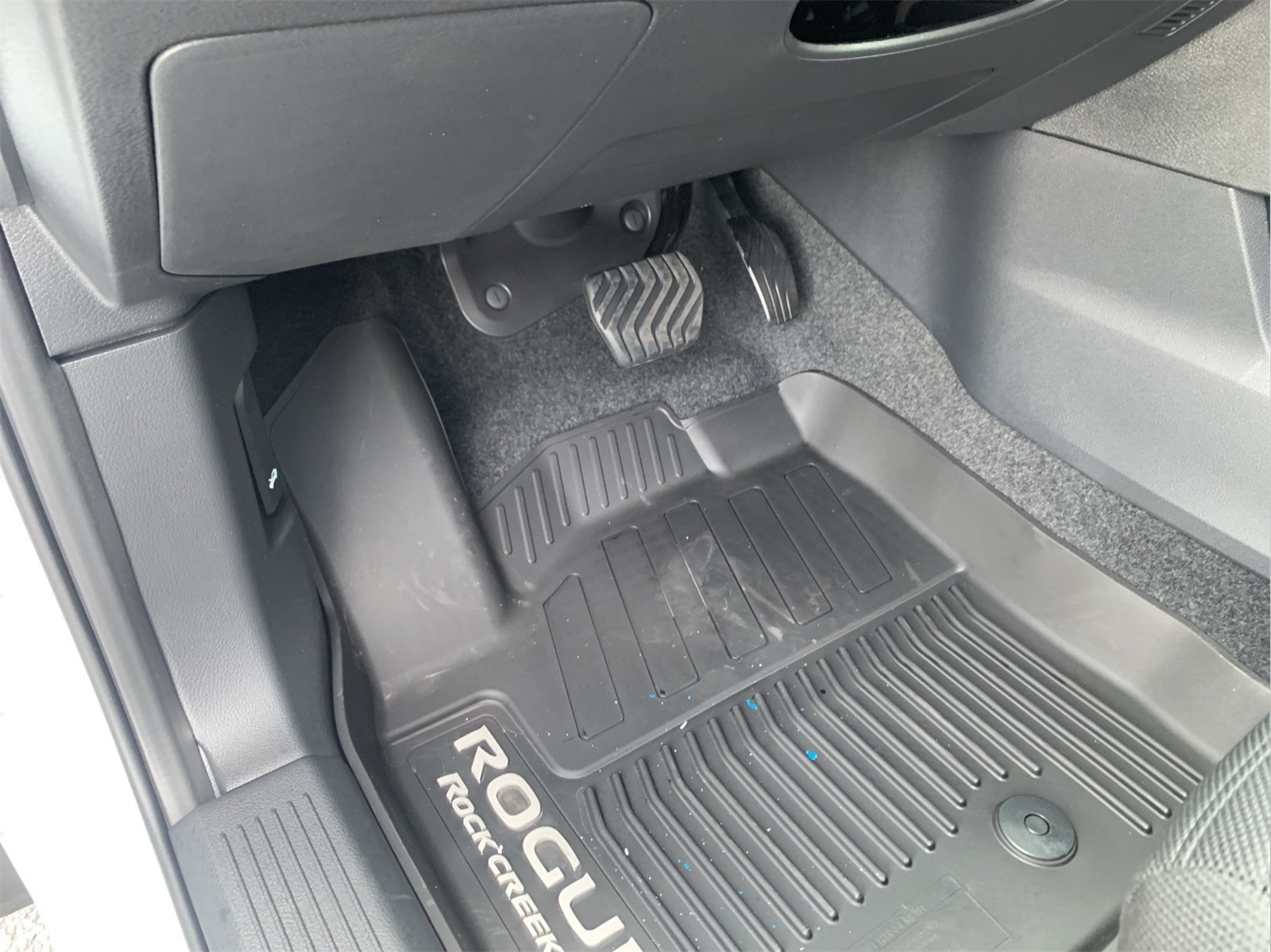 2026 Nissan Rogue SV photo 14