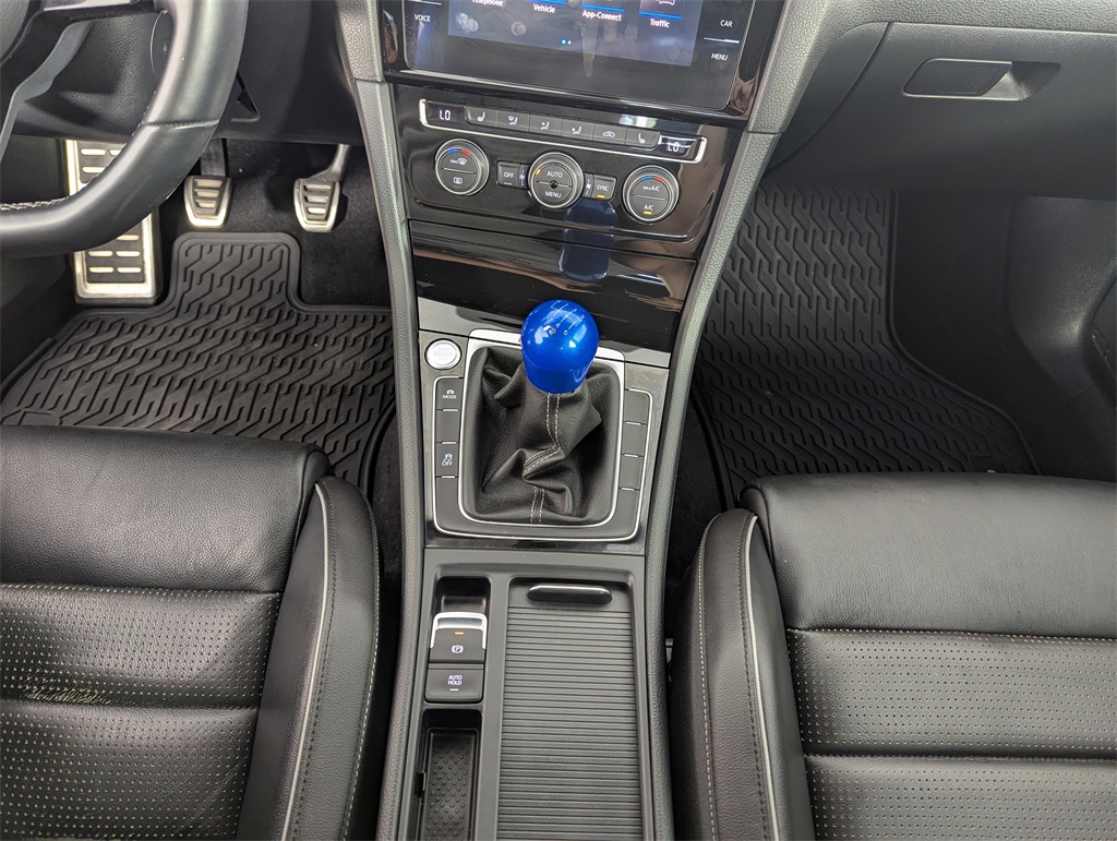 2018 Volkswagen Golf R 4Motion photo 24