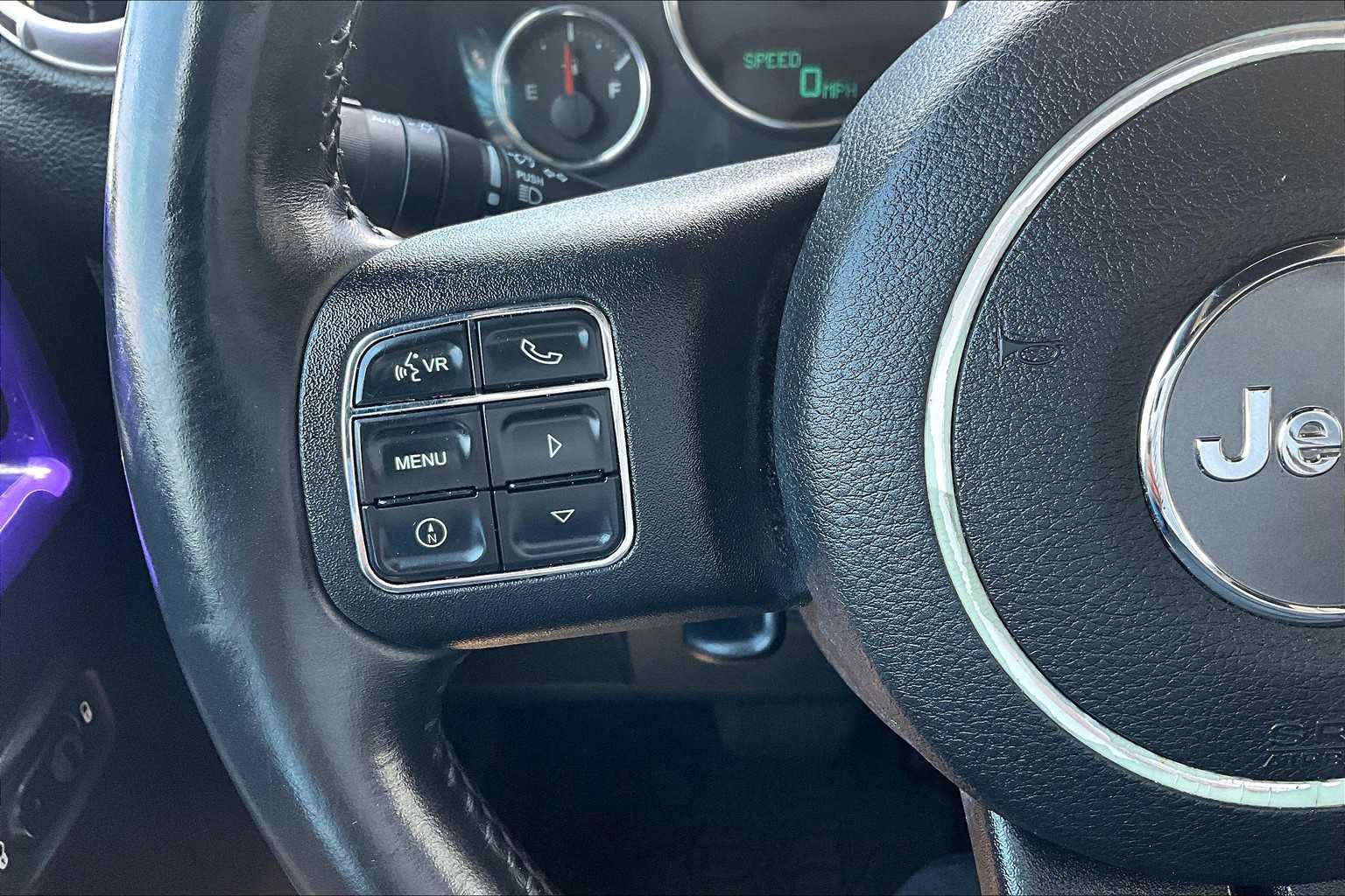 2015 Jeep Wrangler Unlimited Rubicon photo 21