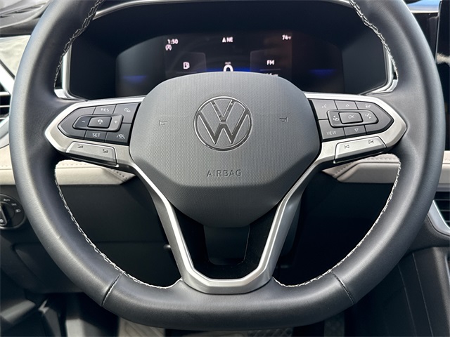 2025 Volkswagen Taos SE photo 21