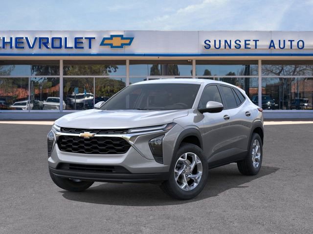 2026 Chevrolet Trax LS photo 2