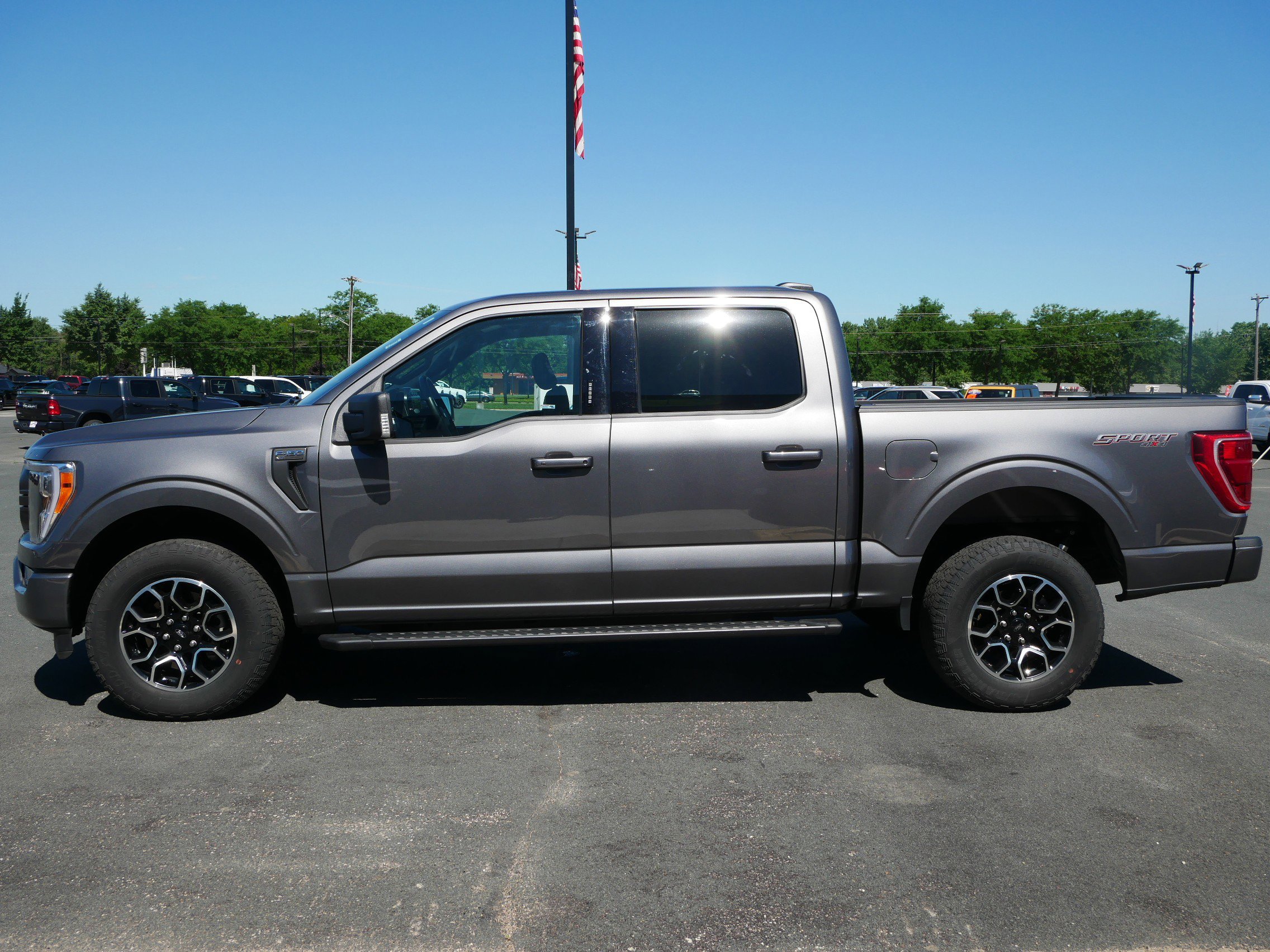 2023 Ford F-150 XLT photo 5