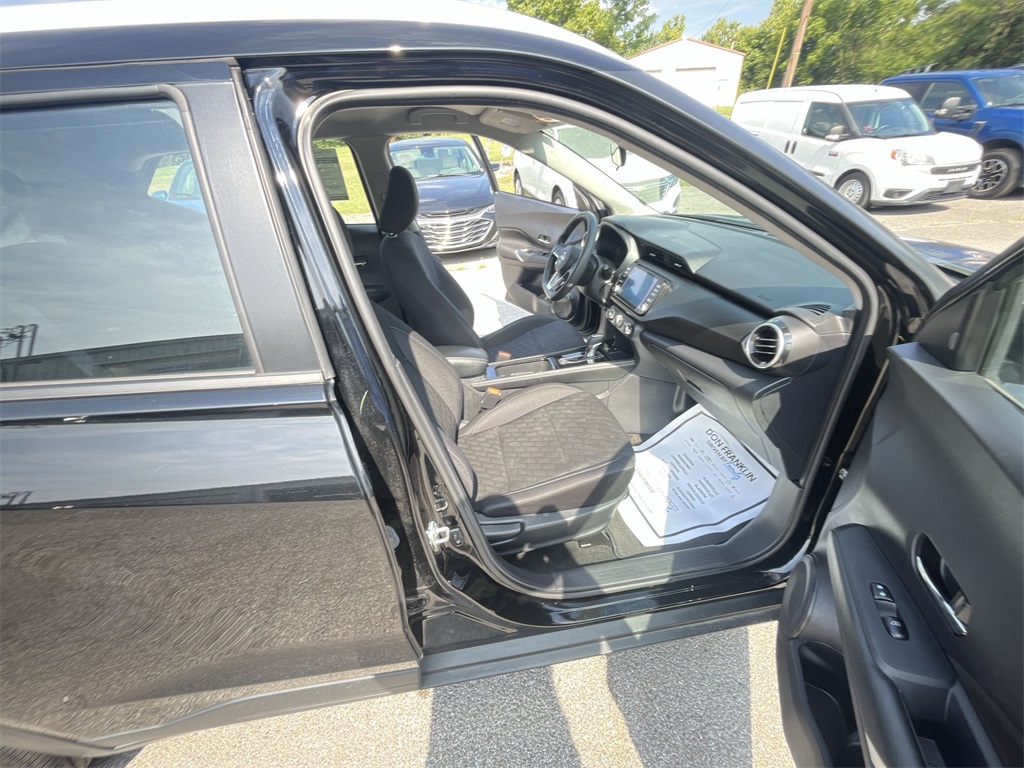 2024 Nissan Kicks SV photo 23
