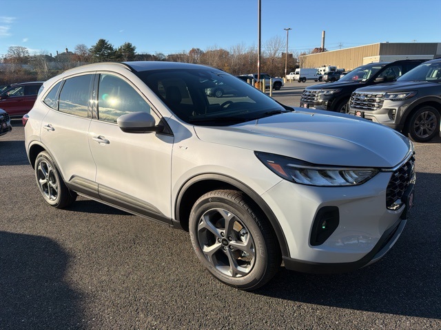 2026 Ford Escape ST-Line Select's photo