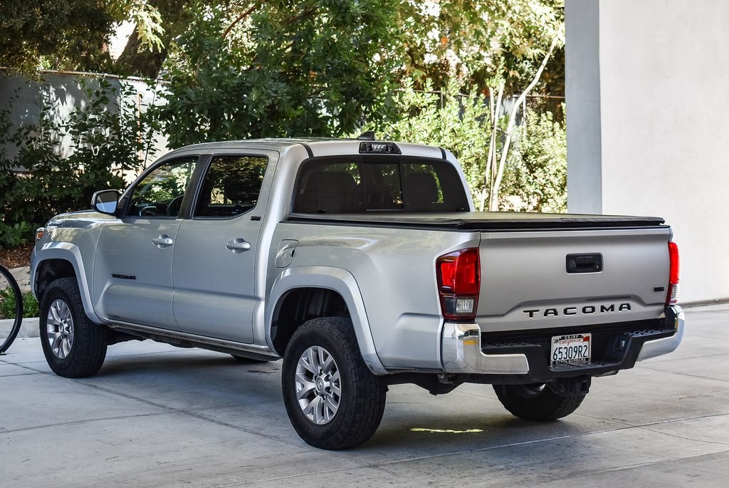 2019 Toyota Tacoma SR5 photo 4