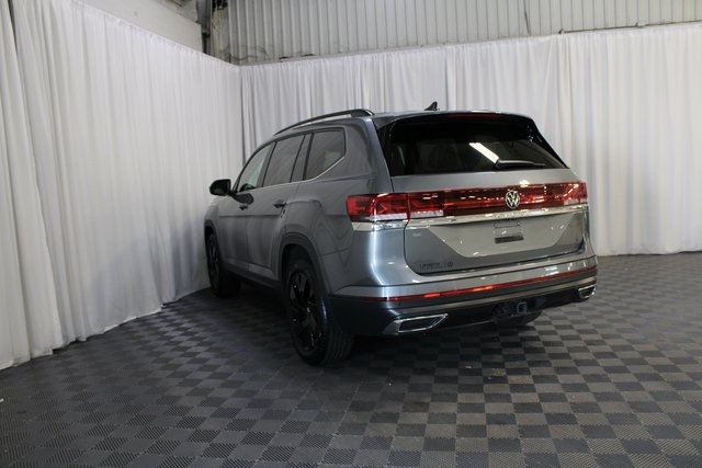 2024 Volkswagen Atlas SE Technology photo 2