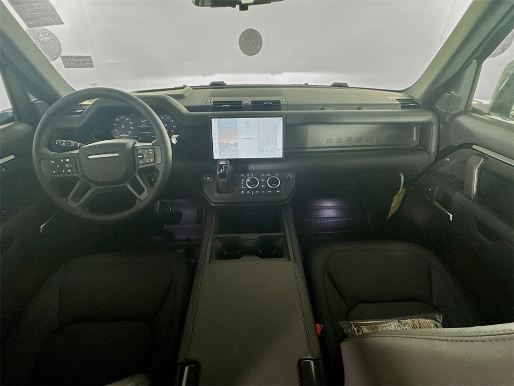 2025 Land Rover Defender 130 X-Dynamic SE photo 21