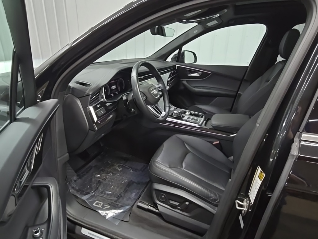 2023 Audi Q7 55 Premium Plus photo 29